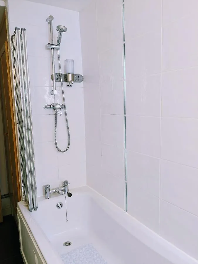 דירות Bath Retreat, Free Private Parking, Sleeps Up To 4
