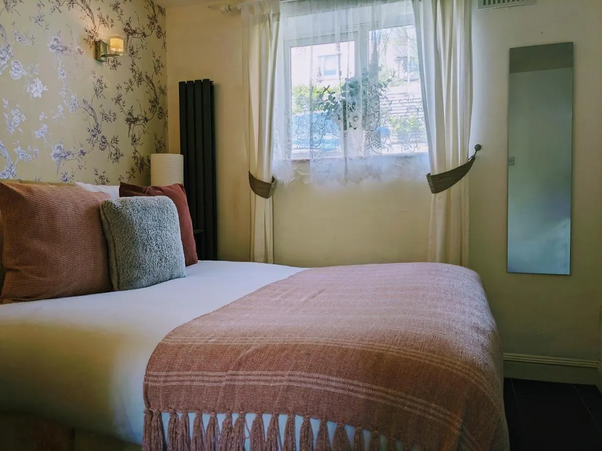 Bath Retreat, Free Private Parking, Sleeps Up To 4 Apartment