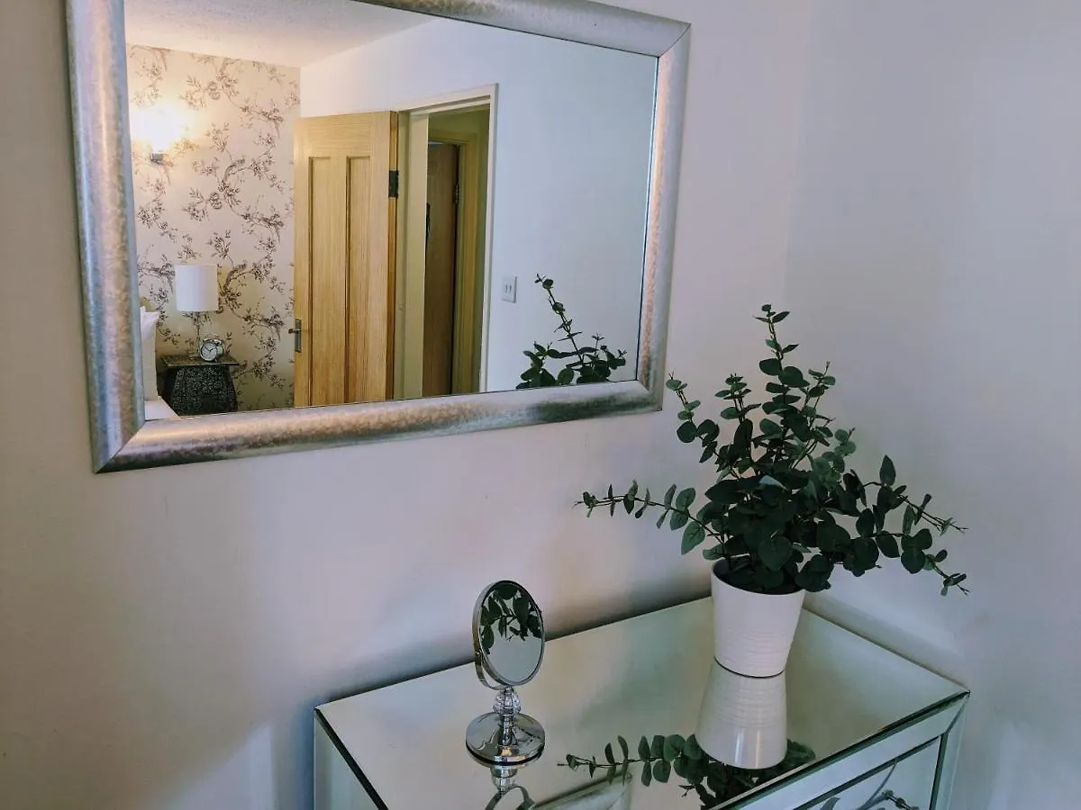 Bath Retreat, Free Private Parking, Sleeps Up To 4 Apartment