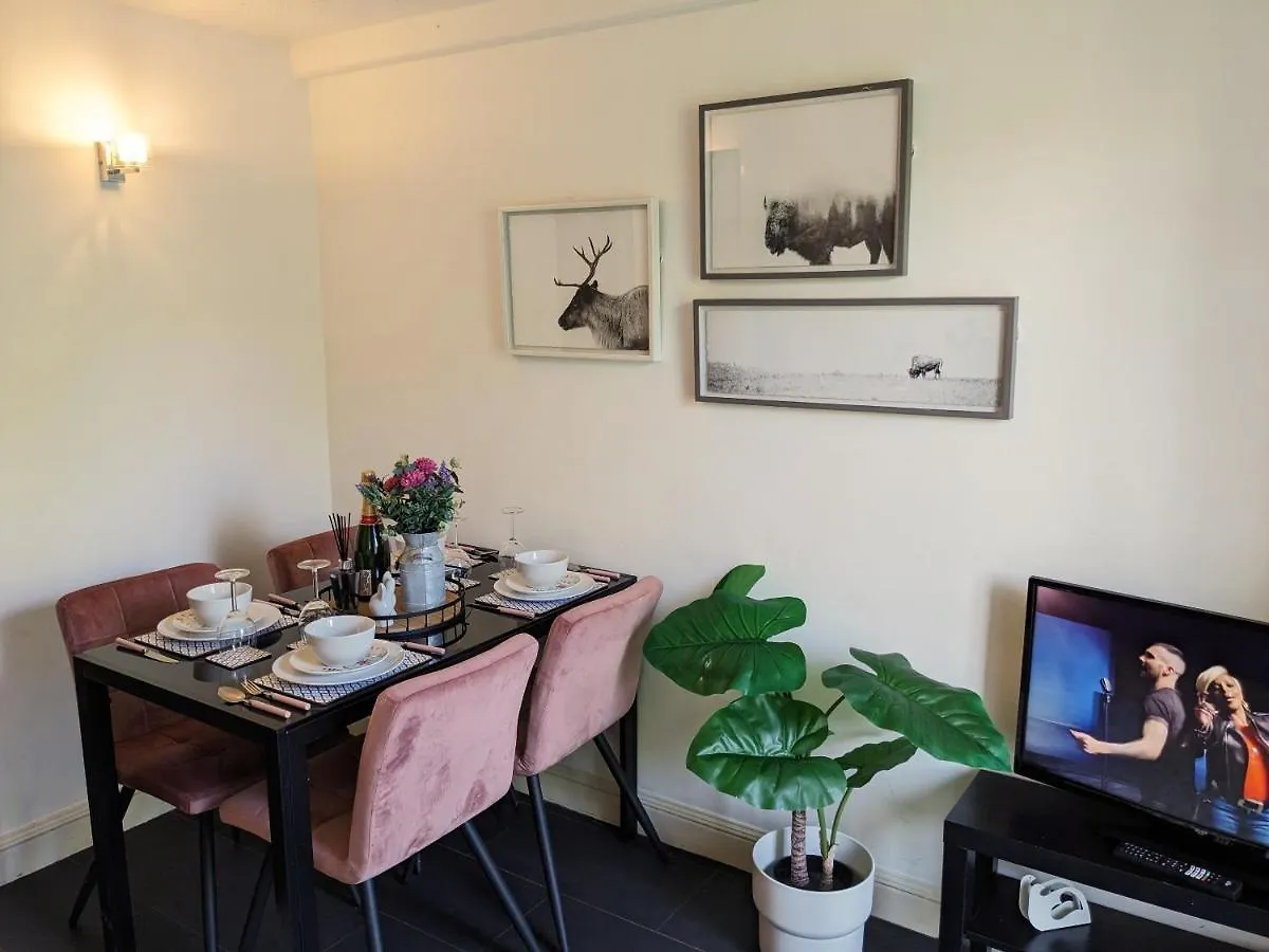Bath Retreat, Free Private Parking, Sleeps Up To 4 Apartment 0*,  United Kingdom